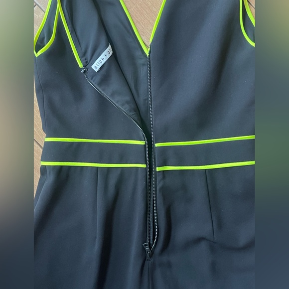 Alice + Olivia Jeri Black Neon Green Piped Jumpsuit | Sleeveless V-Neck Size 2 - Picture 8 of 13